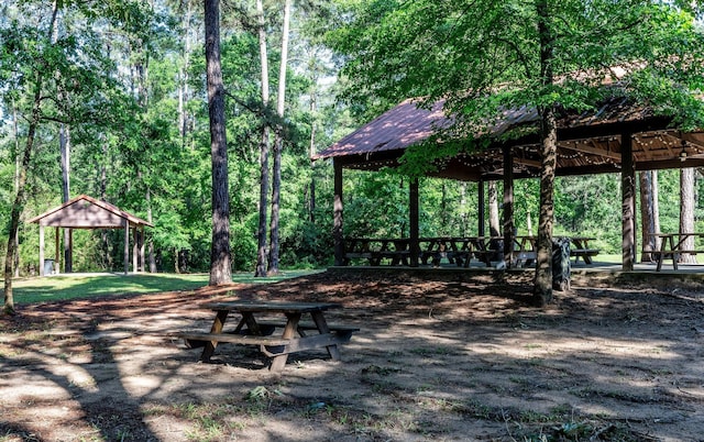 228 Feldspar Ln, Huntsville, TX 77340 - surrounding community featuring a gazebo
