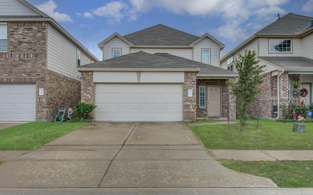 view of front of house featuring a front lawn