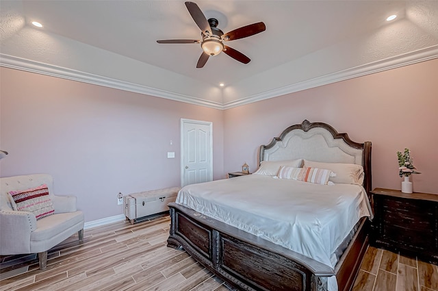 bedroom with ceiling fan