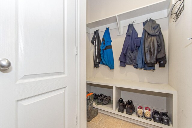 mudroom featuring light tile patterned floors