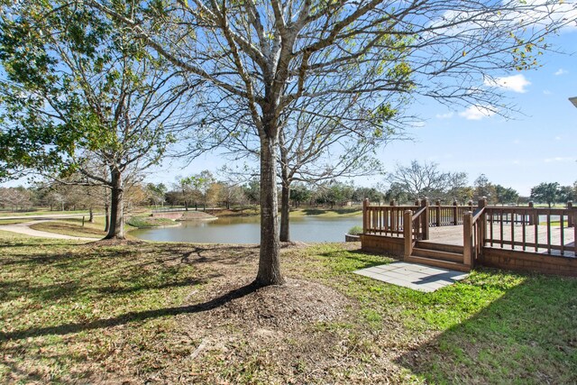 view of yard with a water view