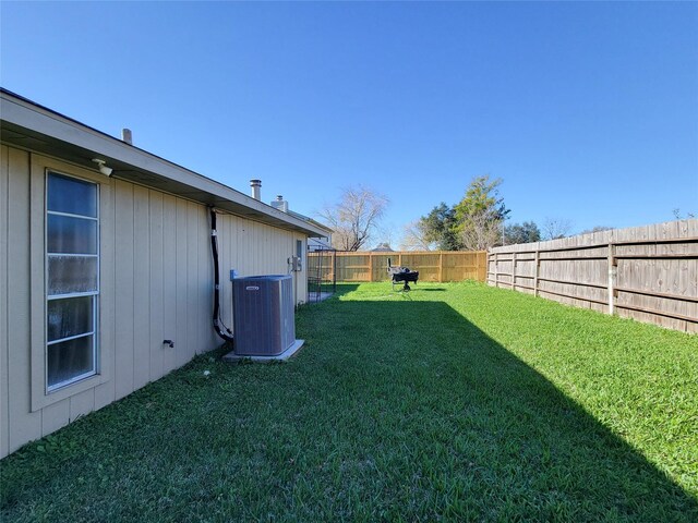 view of yard with cooling unit