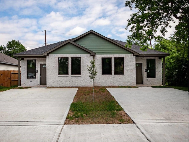 view of front of property