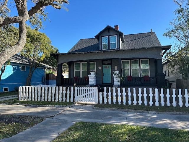 view of front of home with covered porch