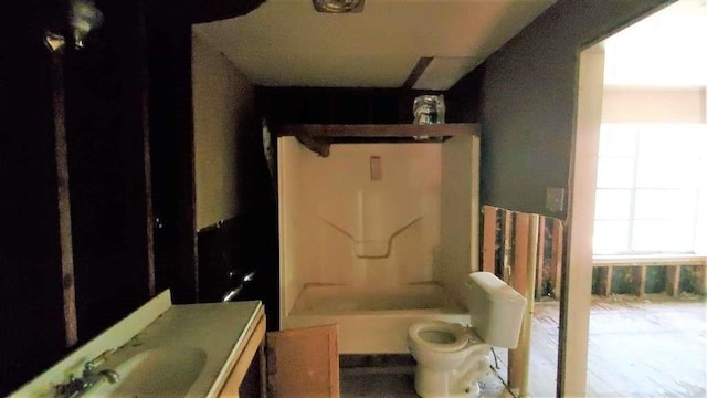 full bathroom with vanity, toilet, and independent shower and bath