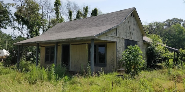 exterior space featuring an outdoor structure