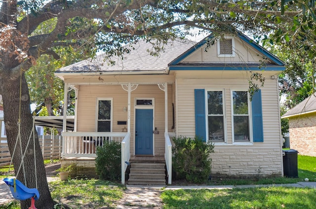 view of front of house featuring a porch