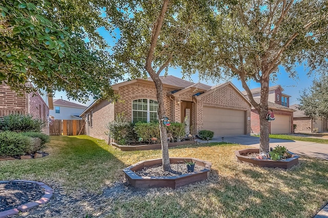 ranch-style house featuring a front lawn