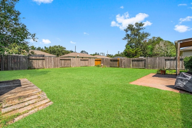 view of yard with a patio