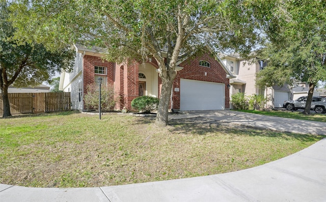 view of front of property featuring a front yard