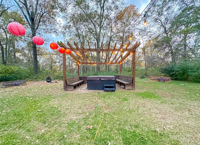 view of yard featuring a hot tub