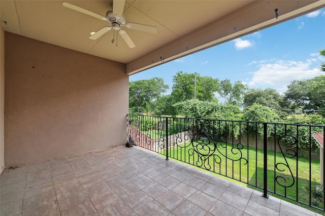 balcony featuring ceiling fan