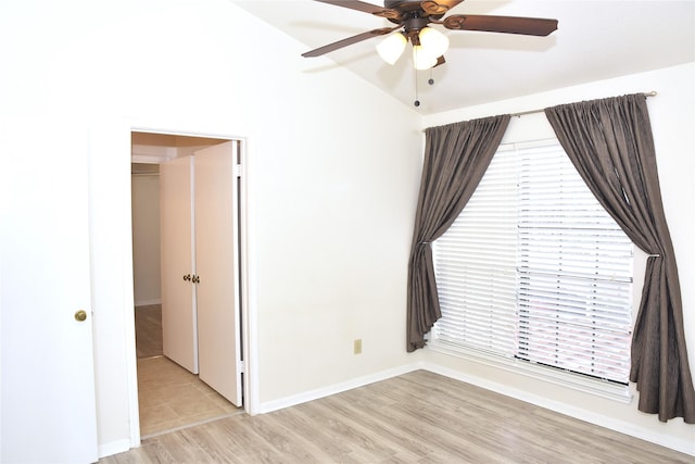 unfurnished room featuring light wood-type flooring and ceiling fan