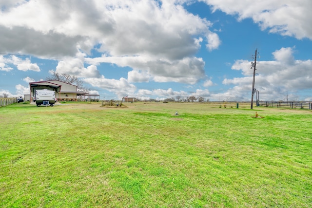 view of yard featuring a rural view