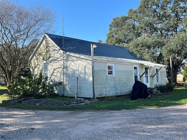 view of home's exterior