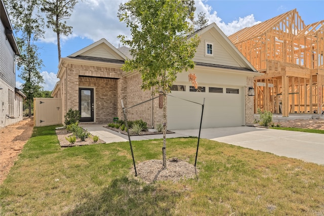 view of front of home featuring a front lawn