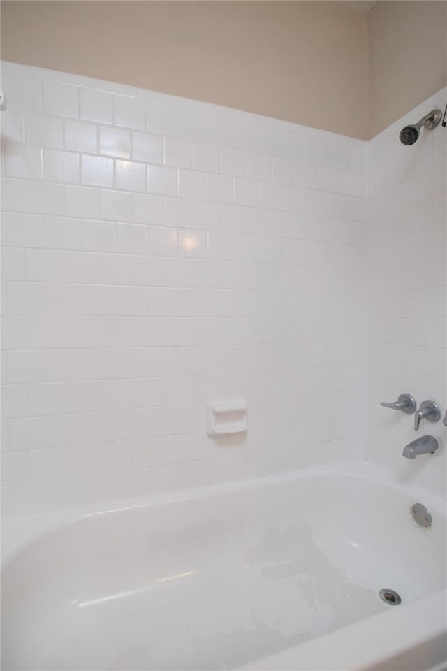 bathroom featuring shower / bathtub combination