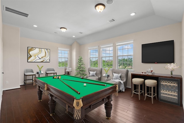 playroom with vaulted ceiling, indoor bar, dark wood-type flooring, and billiards