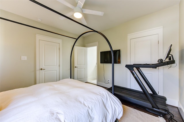 bedroom featuring ceiling fan