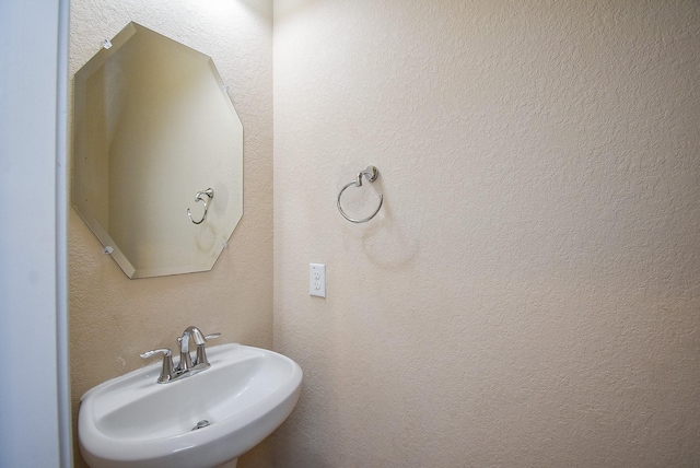 bathroom with sink