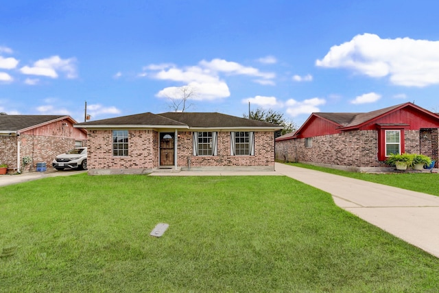 ranch-style house featuring a front yard