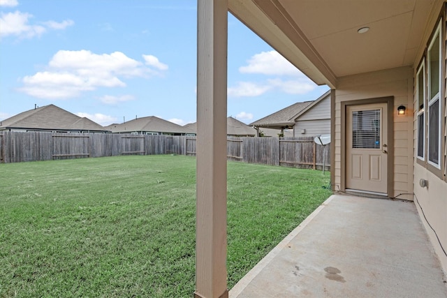 view of yard featuring a patio