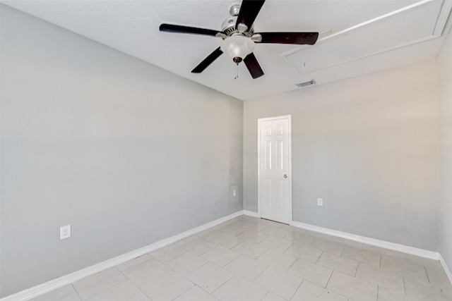 empty room with ceiling fan