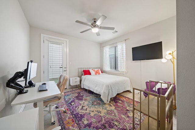 bedroom with ceiling fan