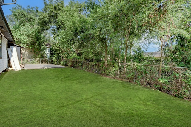 view of yard with a patio