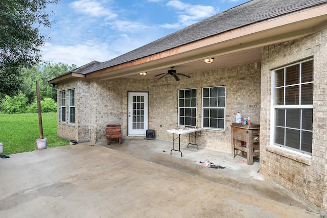 view of patio with ceiling fan