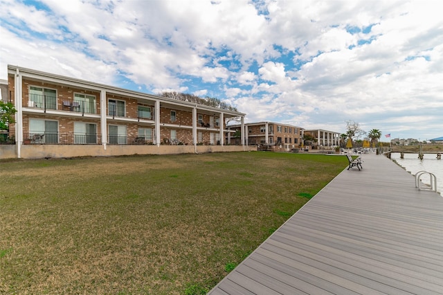 dock area featuring a yard