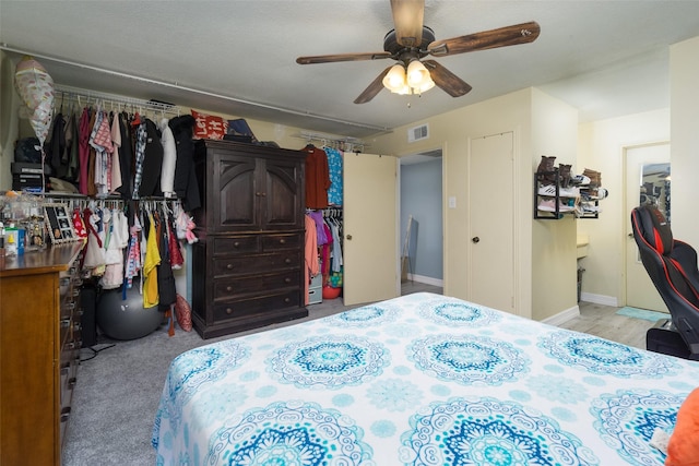 bedroom with ceiling fan