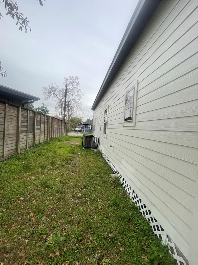 view of yard with cooling unit