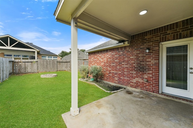 view of yard with a patio area