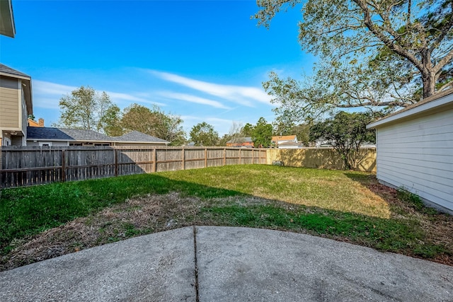 view of yard with a patio area