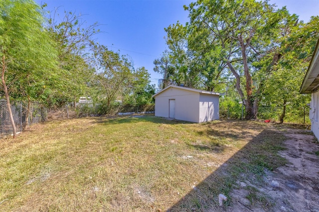 view of yard with a storage shed