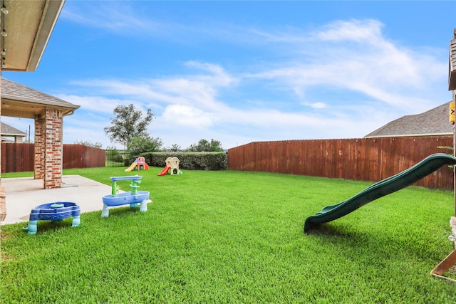 view of yard featuring a patio area