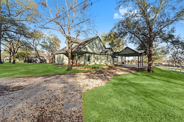 view of front of property with a front lawn