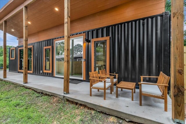 1411 Clay St, Brenham, TX 77833 - view of patio / terrace