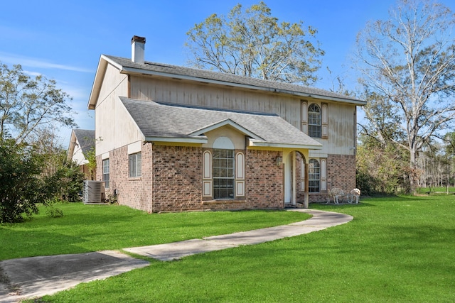 view of front of house featuring a front lawn