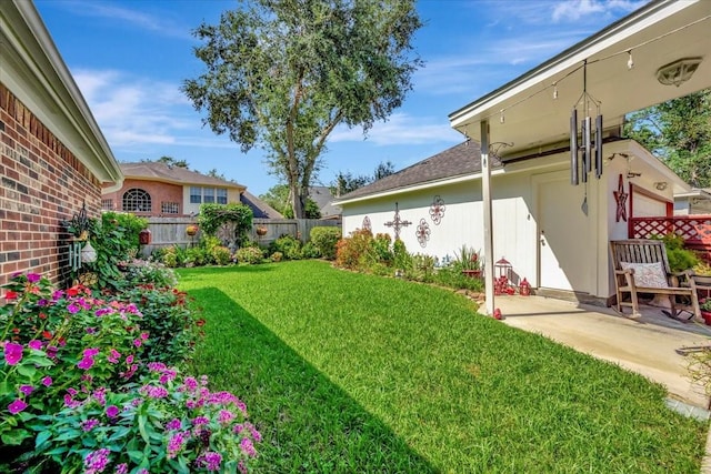 view of yard featuring a patio