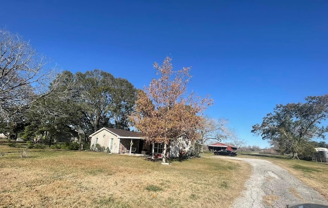 view of front of property with a front yard