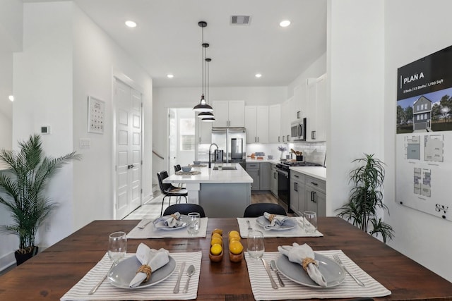 2202 Springwood Vista Ln, Houston, TX 77055