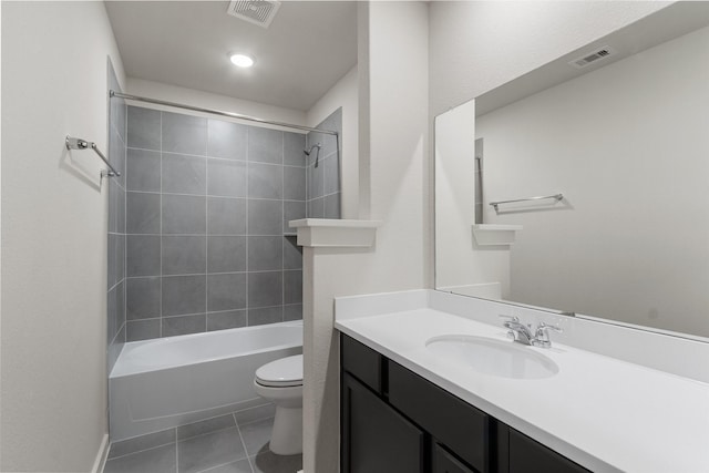 2971 Colonia Blossom Ln, Pinehurst, TX 77362 - full bath with toilet, tile patterned floors, vanity, and  shower combination