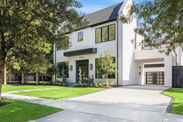 view of front of house featuring a front yard