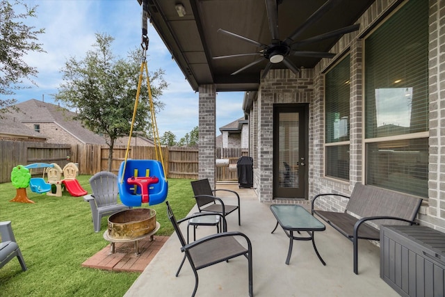 view of patio with ceiling fan