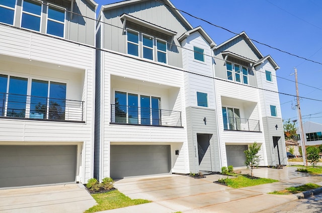 view of townhome / multi-family property