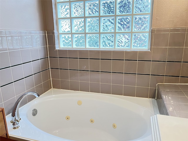 bathroom featuring a bathtub