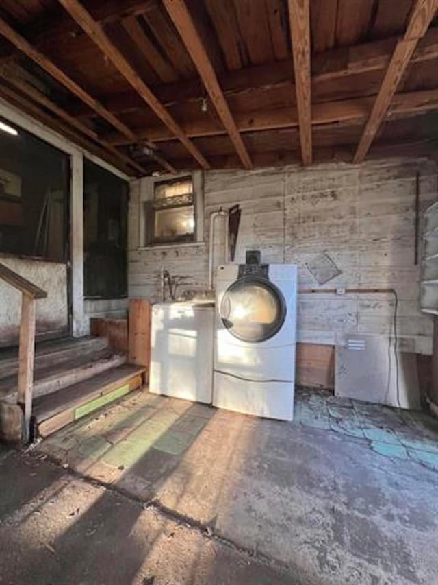 view of horse barn with washer / dryer