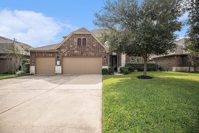 view of front of property with a front lawn